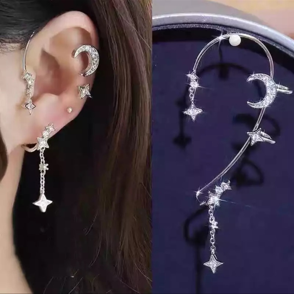 Moon Ans a star ear bone clip
